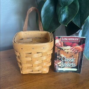 Longaberger 1997 Vintage Woven Key Basket!